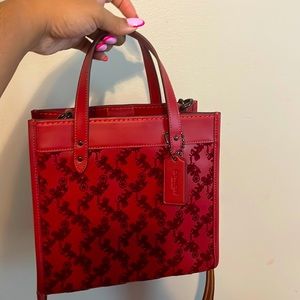 COACH NWT - Field Tote 22 Bag in 1941 Red!